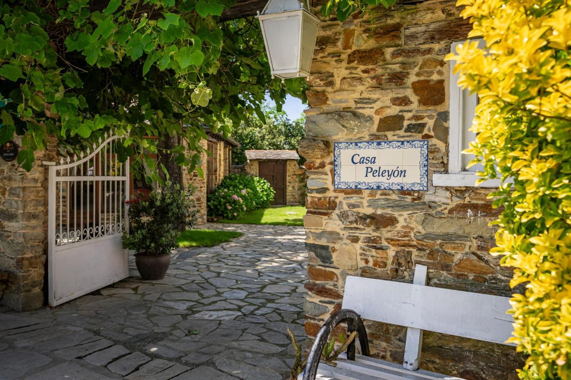 Bed and Breakfast Casa Peleyón Castropol Exterior foto